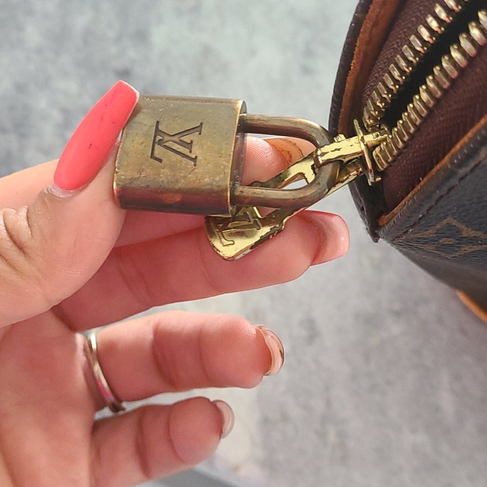 Louis Vuitton Ellipse - Picture 3 of 8